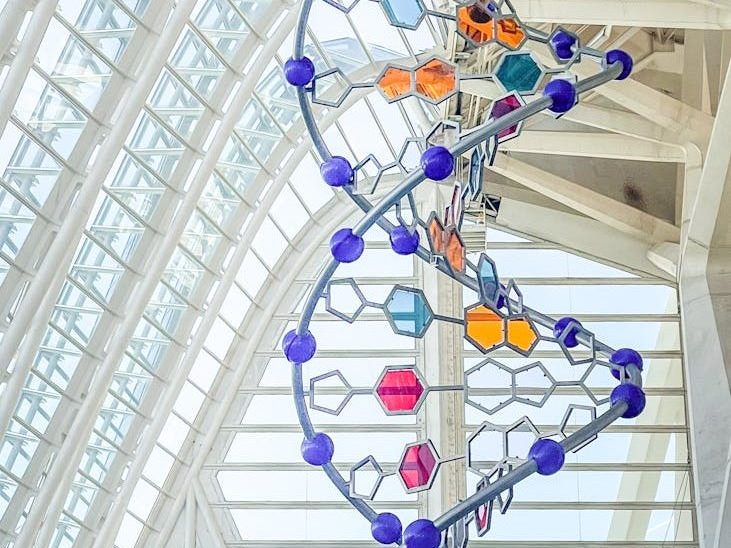 modern dna sculpture in valencia science museum